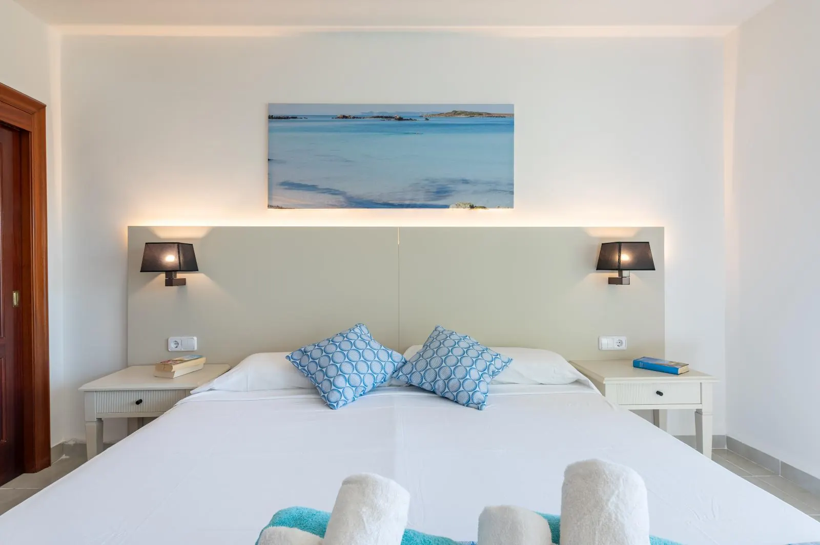 Doppelzimmer mit Terrasse und Straßenblick