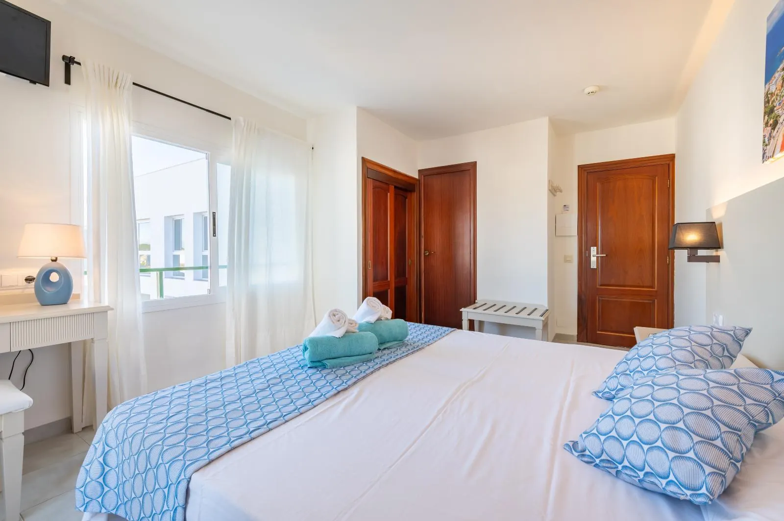 Doppelzimmer mit Terrasse und Poolblick