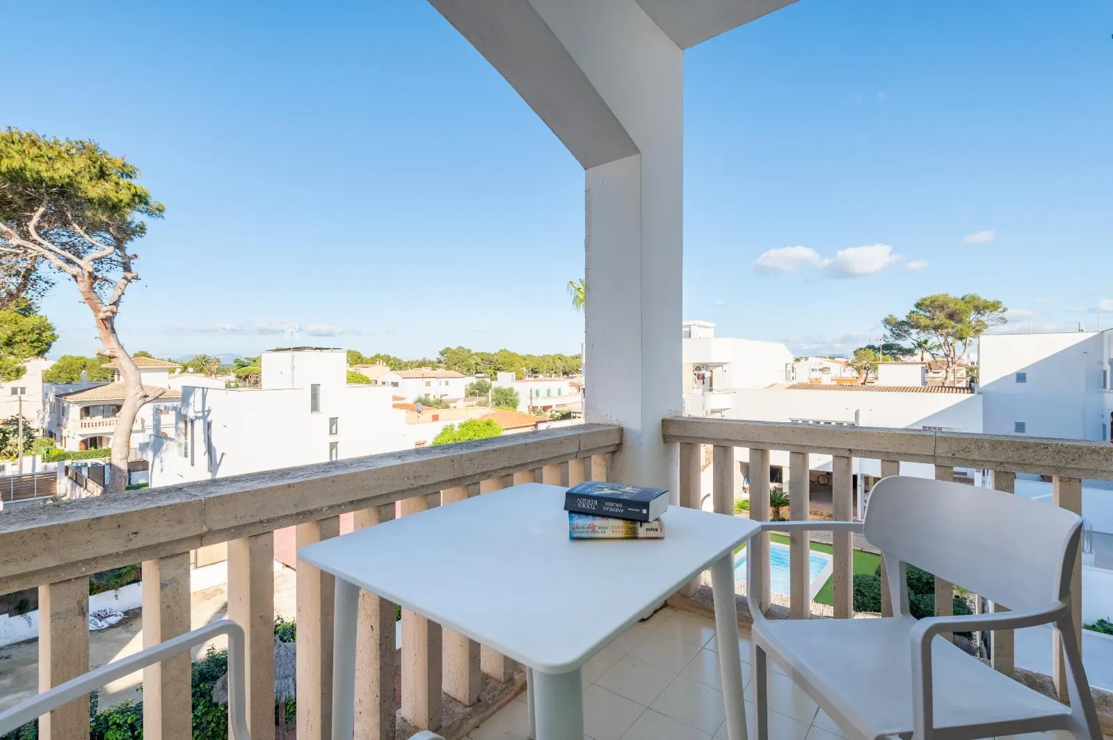 Doppelzimmer mit Terrasse und Poolblick